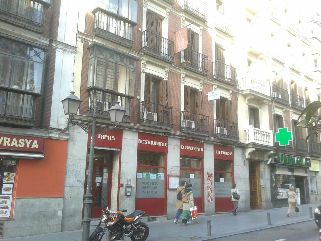 Hostal Noviciado Madrid Exterior foto
